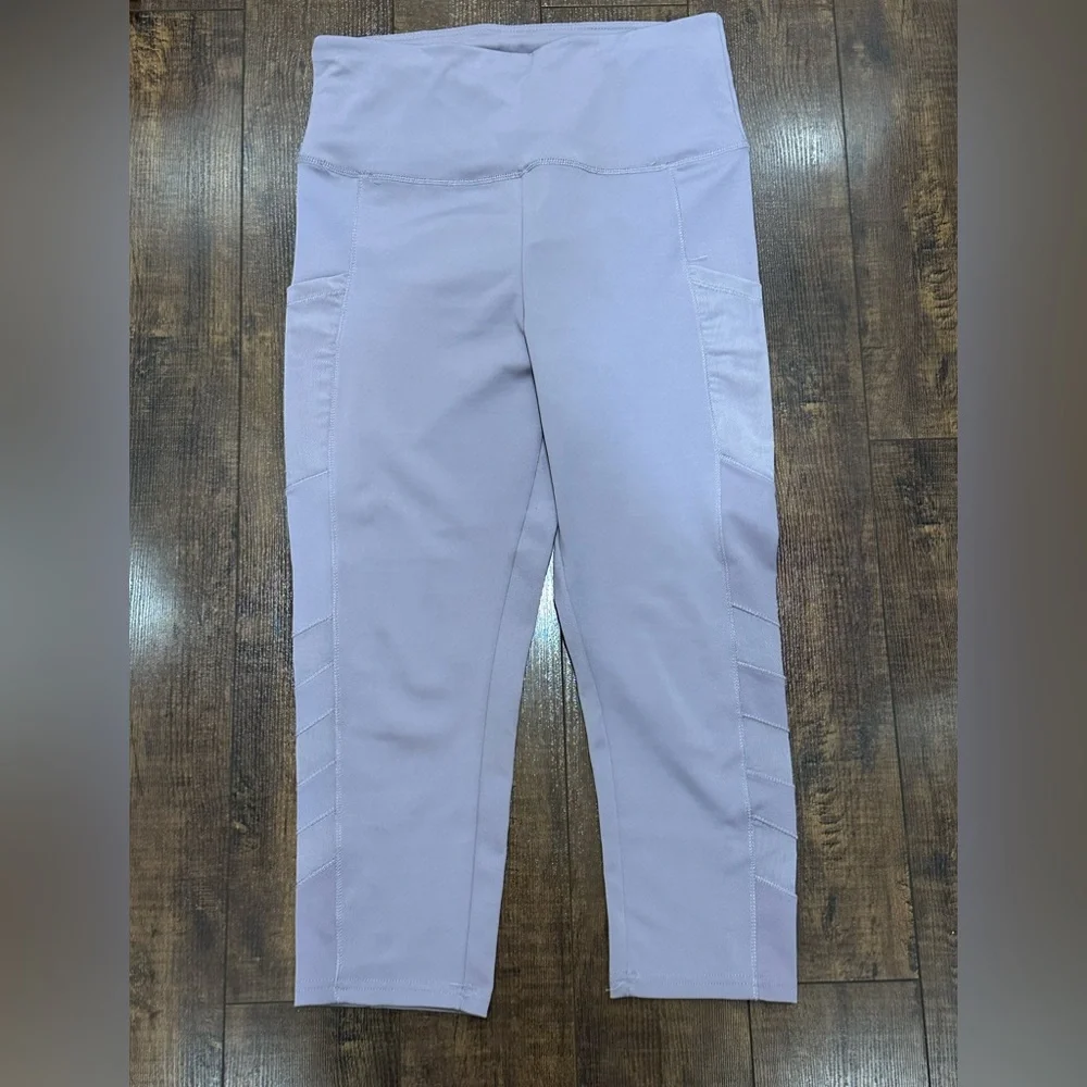 Ladies capris - Picture 1 of 5